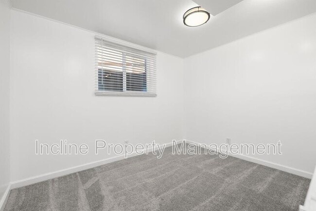 Building Photo - 10551 Violet Dr