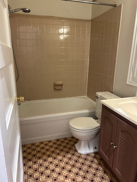 Bath - 1688 E Broad St