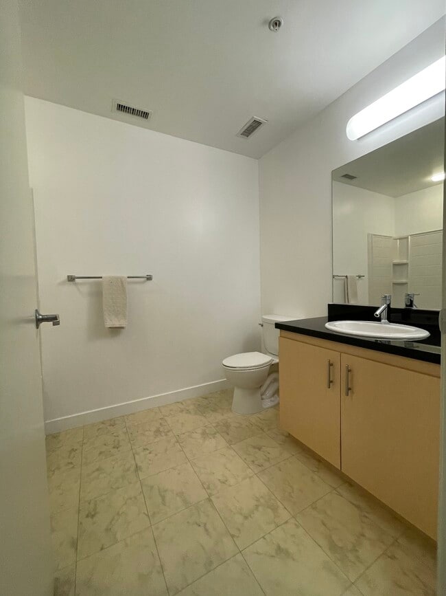 Building Photo - 311 2nd St