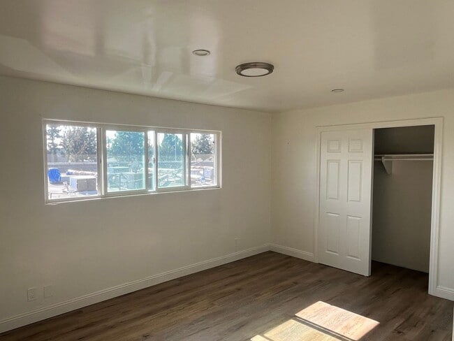 Building Photo - 134