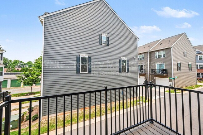 Building Photo - 6222 Cleburne Ct