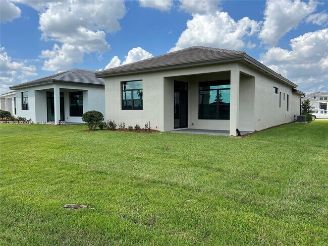 Building Photo - 9387 SW Pepoli Way