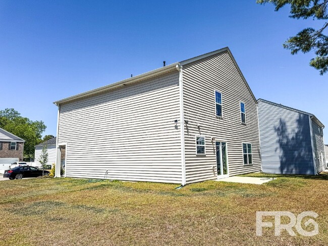 Building Photo - 1313 Riverstone Dr