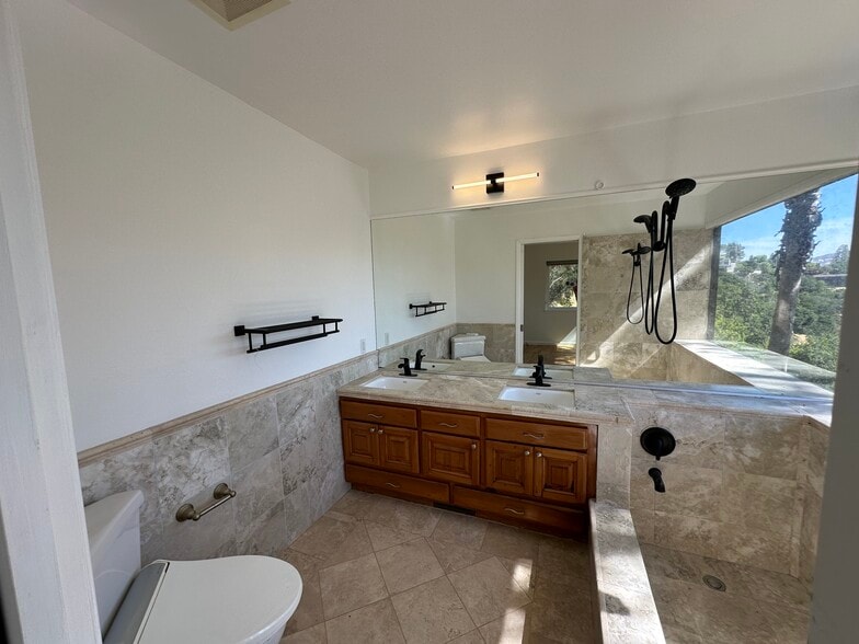 Building Photo - 18 Pepper Way