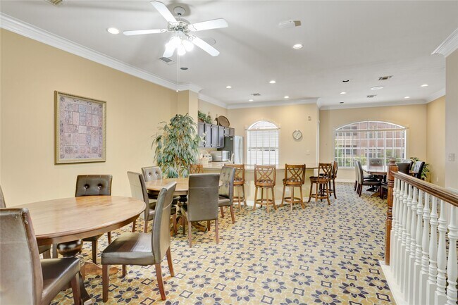 Building Photo - 2111 Welch St