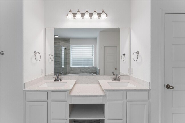 Building Photo - 3614 Windward Canyon Dr