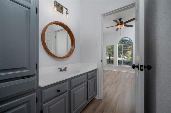 Building Photo - 1306 Arronimink Cir