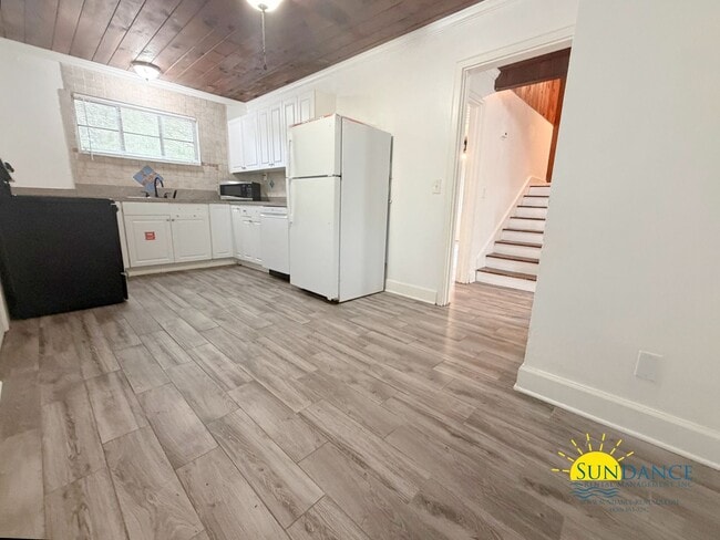 Building Photo - Great 4 Bedroom Home with Water View in Downtown Fort Walton Beach!