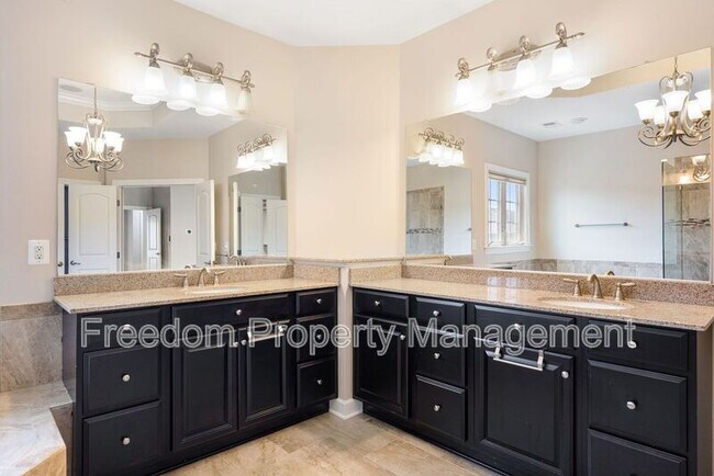 Building Photo - 42524 Rowderbury Square