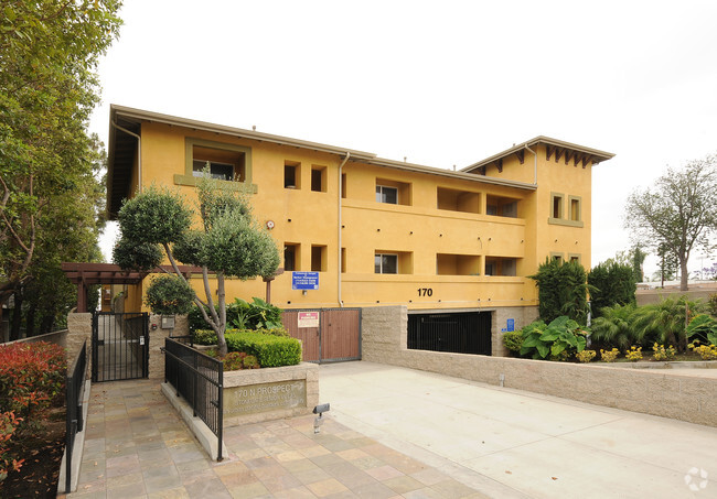 Primary Photo - Stonegate Senior Apartments