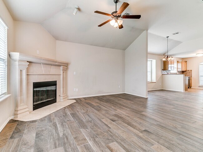 Building Photo - 3 Bed/2 Bath in Sonador of Montague Subdivision - Deer Creek Schools