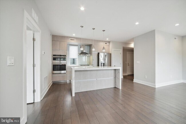 Building Photo - 1405 Frankford Ave