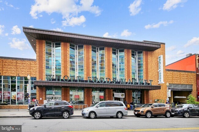 Building Photo - 1343 Q St NW