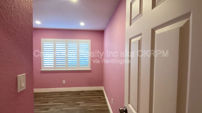 Building Photo - 1550 Griffith Pl