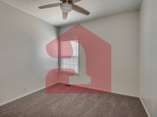 Building Photo - 2708 Silvertree Dr