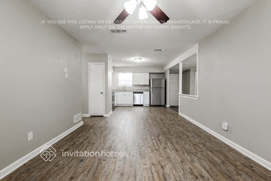 Building Photo - 2740 Blue Ridge Dr