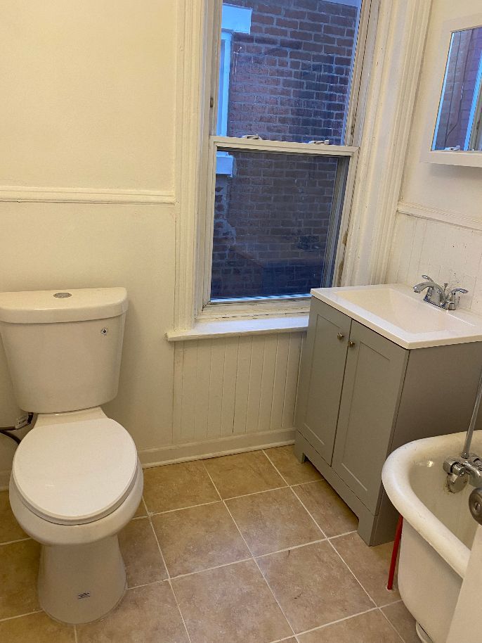 Building Photo - 151 Locust St