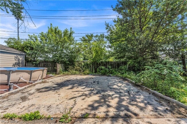 Building Photo - 18304 Garden Blvd