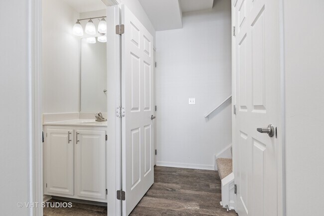 Building Photo - 358 Haydn Ct