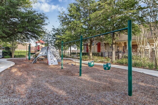 Building Photo - 3356 Canyon Falls Dr