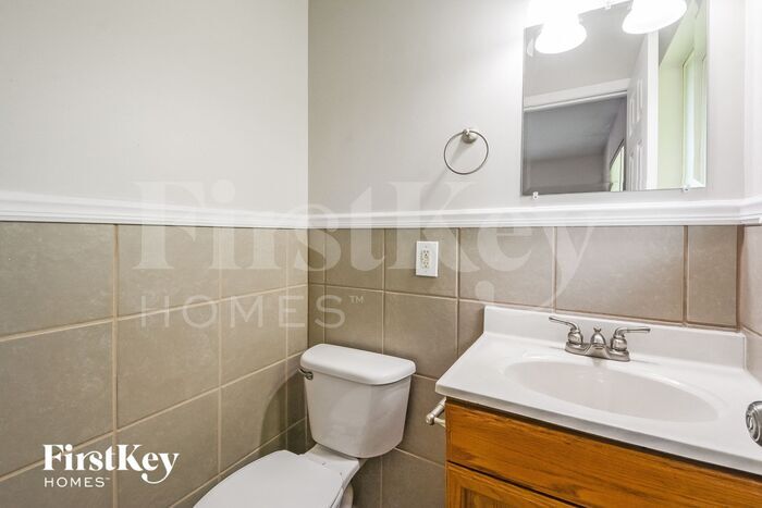 Building Photo - 2525 Dove Dr