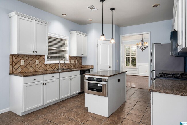 Building Photo - 2217 Chalybe Dr