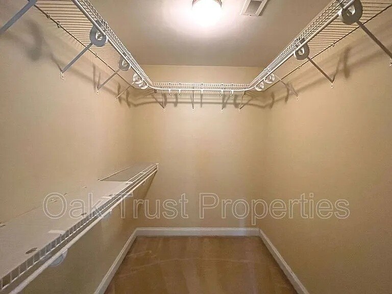 Building Photo - 110 Bay Colony Ct
