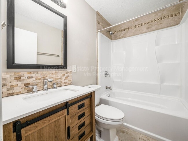 Building Photo - 1621 Sullivant Ave