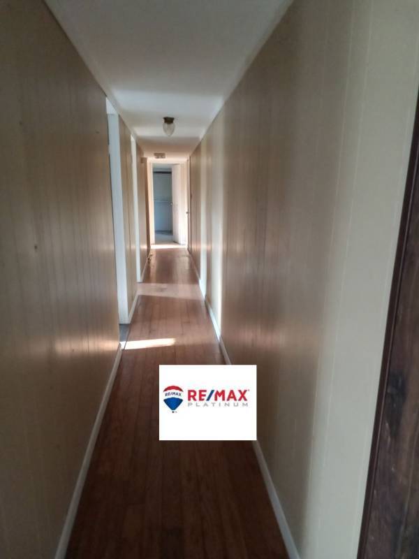 Building Photo - 8910 Via Ln