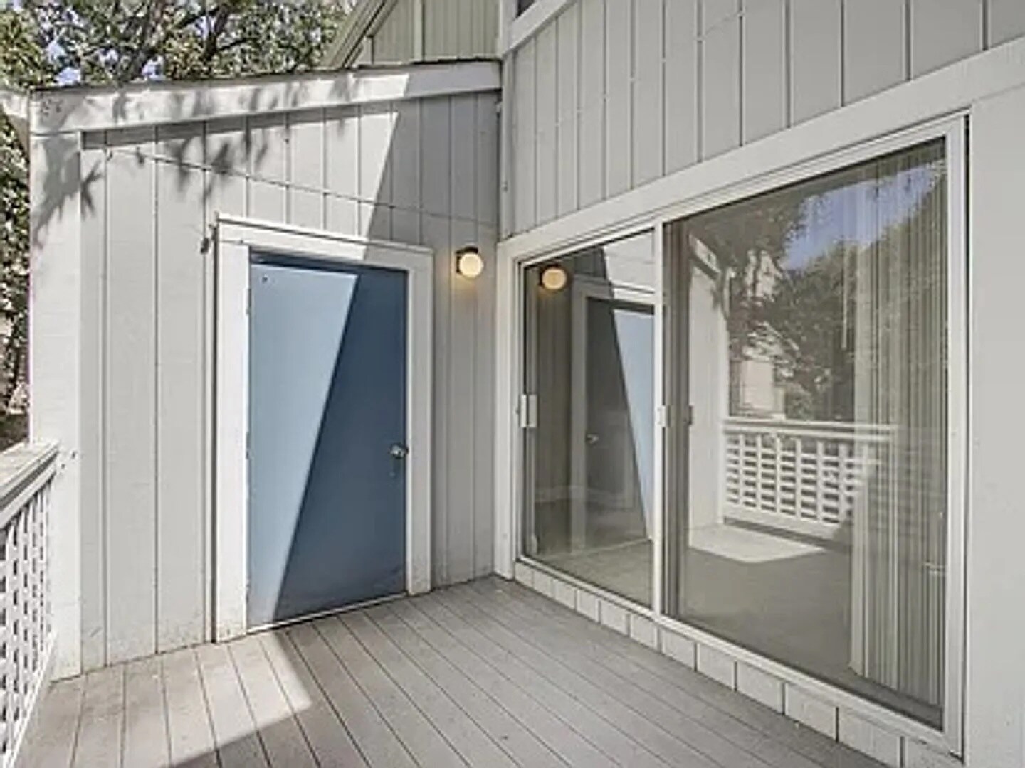 Building Photo - 1370 Las Juntas Way