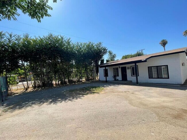 Building Photo - Fully Furnished House for Rent at 10953 Ca...