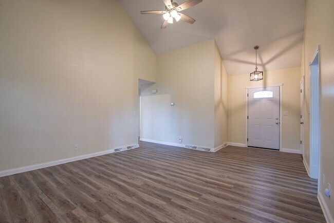 Building Photo - 426 Ridgecrest Rd