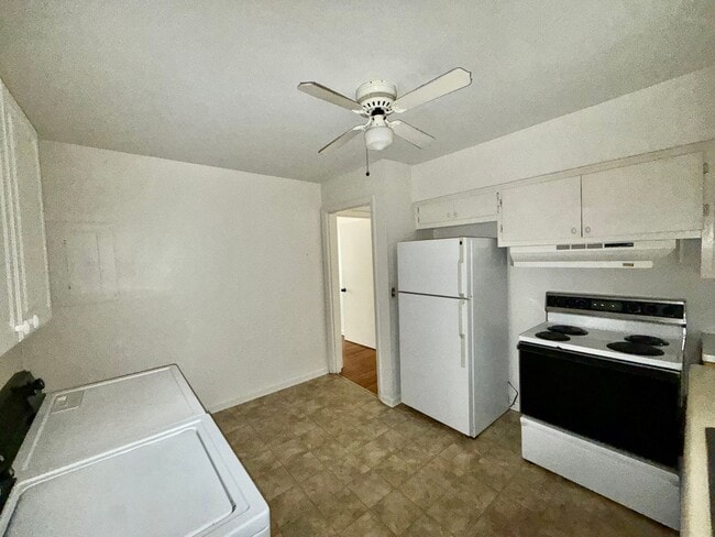 Building Photo - 2 Bedroom / 1 Bath in Decatur’s Historic District – Available Now!