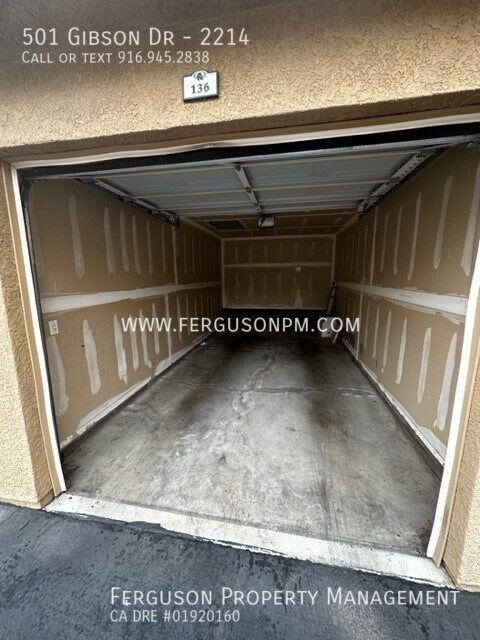 Building Photo - Ground Level One Bedroom Condo with Detach...
