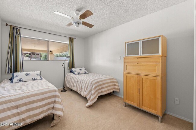 Building Photo - 15912 E Palomino Blvd