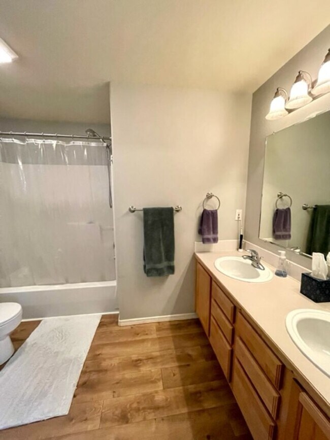 Building Photo - Beautiful 4 bedroom NW Bend Home!