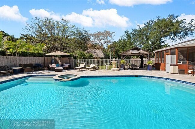 Building Photo - 4501 Briarcliff Ln