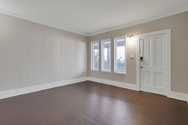 Building Photo - 2709-2711 Sullivant Ave