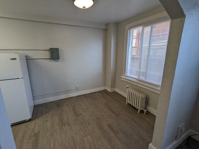 Building Photo - Hyde Park Apartments