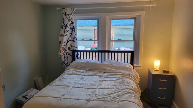 Building Photo - 5676 Clark St