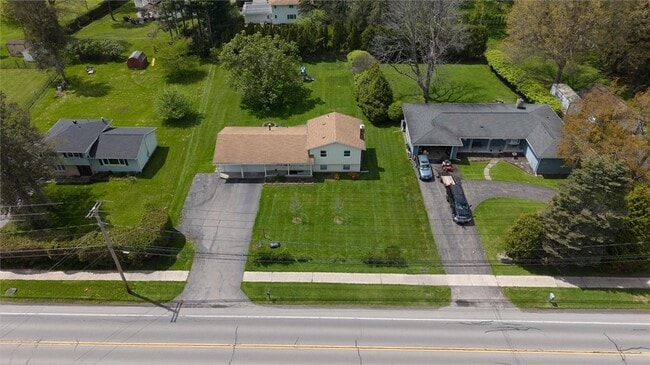 Building Photo - 1399 Creek St