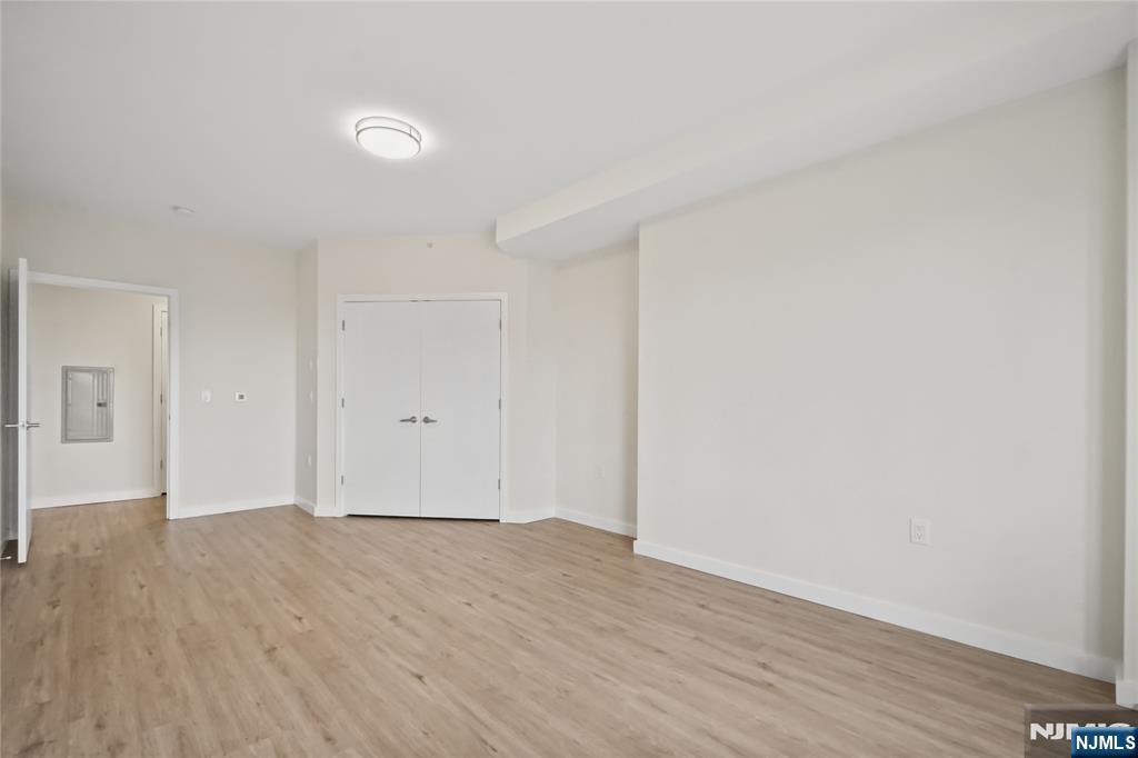 Building Photo - 69 Main St