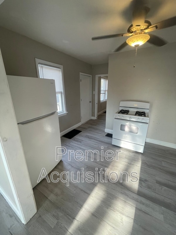 Building Photo - 476 Dulaney Ave