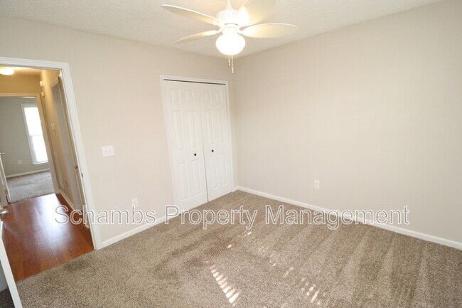 Building Photo - 305 Firefly Rd