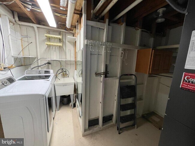 Building Photo - 5056 Kenerson Dr