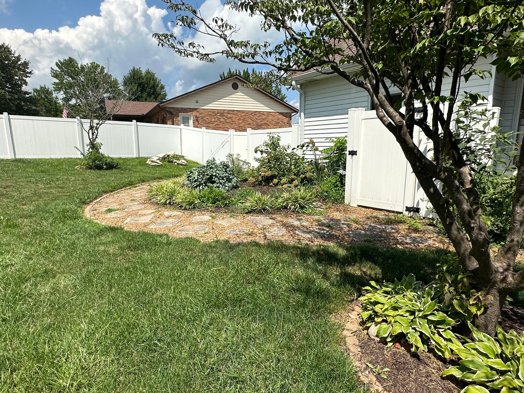 Building Photo - 4 Grayson Ridge Dr