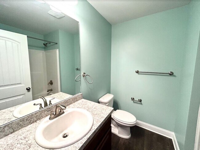 Building Photo - BEAUTIFUL THREE BED, TWO BATH FULL BRICK H...