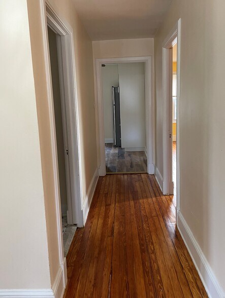 Hallway - 175 N Lansdowne Ave