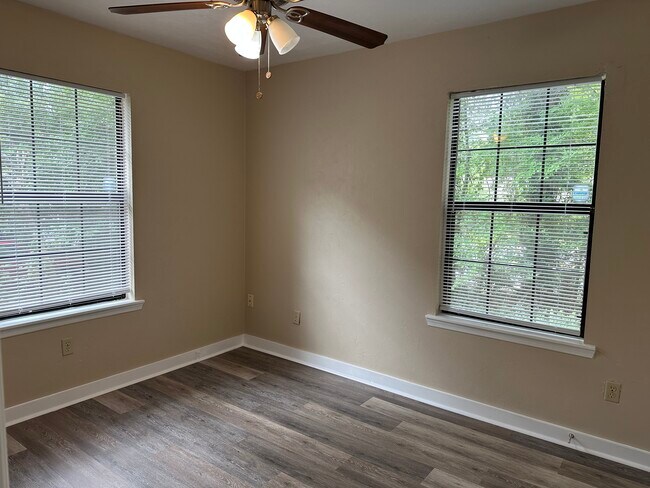 Building Photo - 2400 Talco Hills Dr