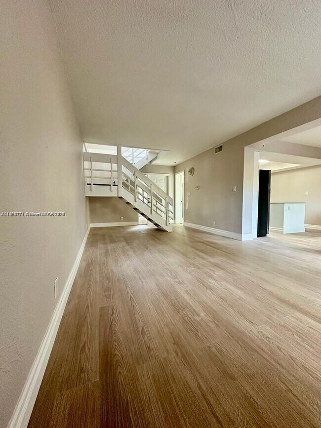 Building Photo - 622 SW 1st St